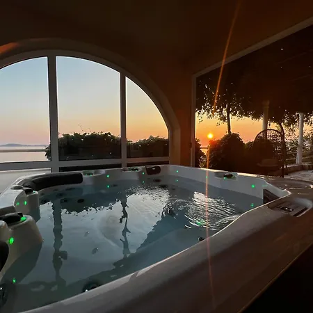 公寓 Lira Jacuzzi - Sea View- Terrace *