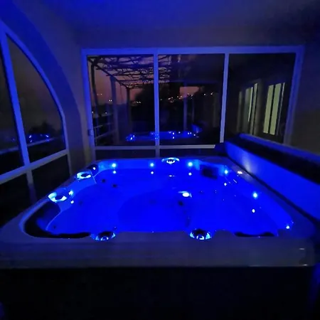 아파트 Lira Jacuzzi - Sea View- Terrace 믈리니