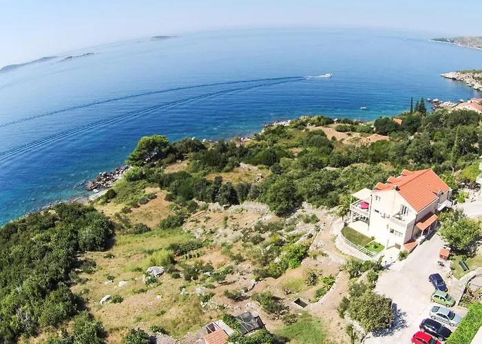 Lira Jacuzzi - Sea View- Terrace شقة