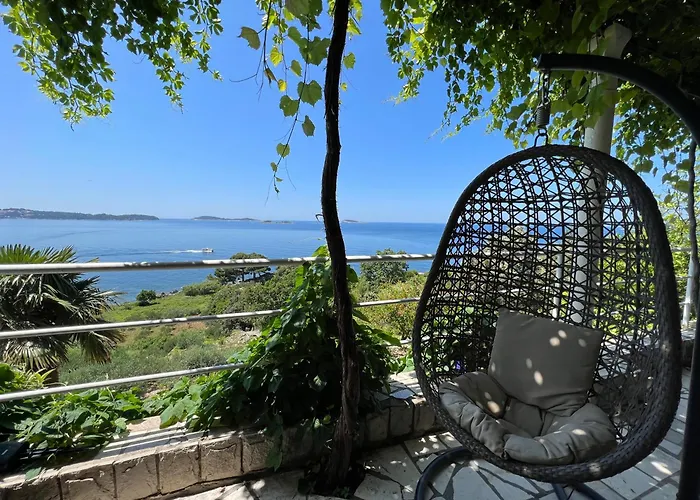 Lira Jacuzzi - Sea View- Terrace * مْليني